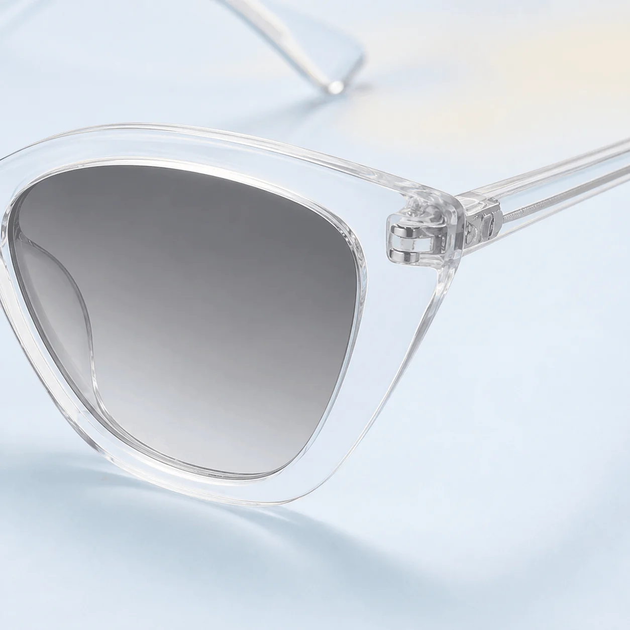 Halo Cat Eye Sunglasses - Crystal construction view