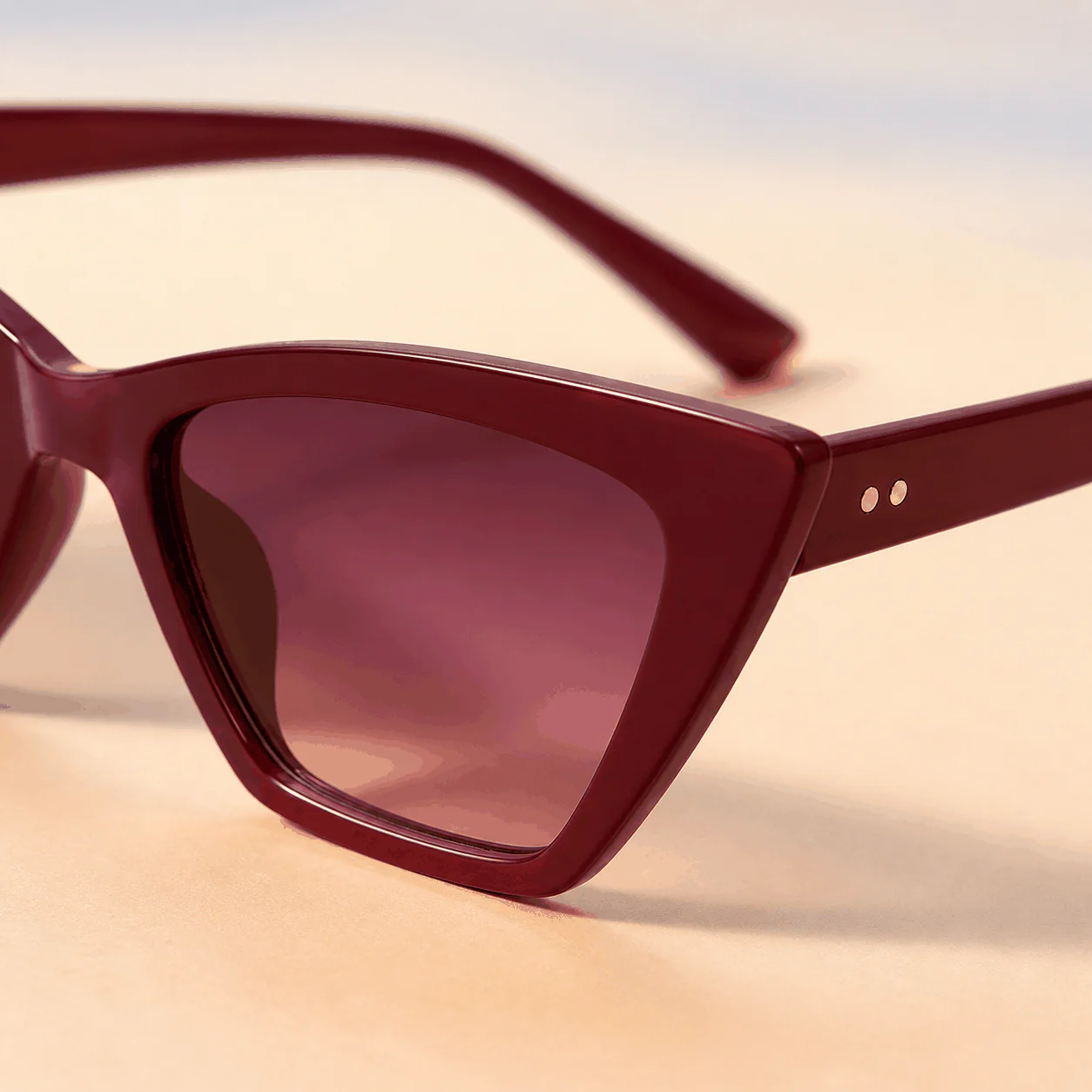Velvet Cat Eye Sunglasses - Wine construction view